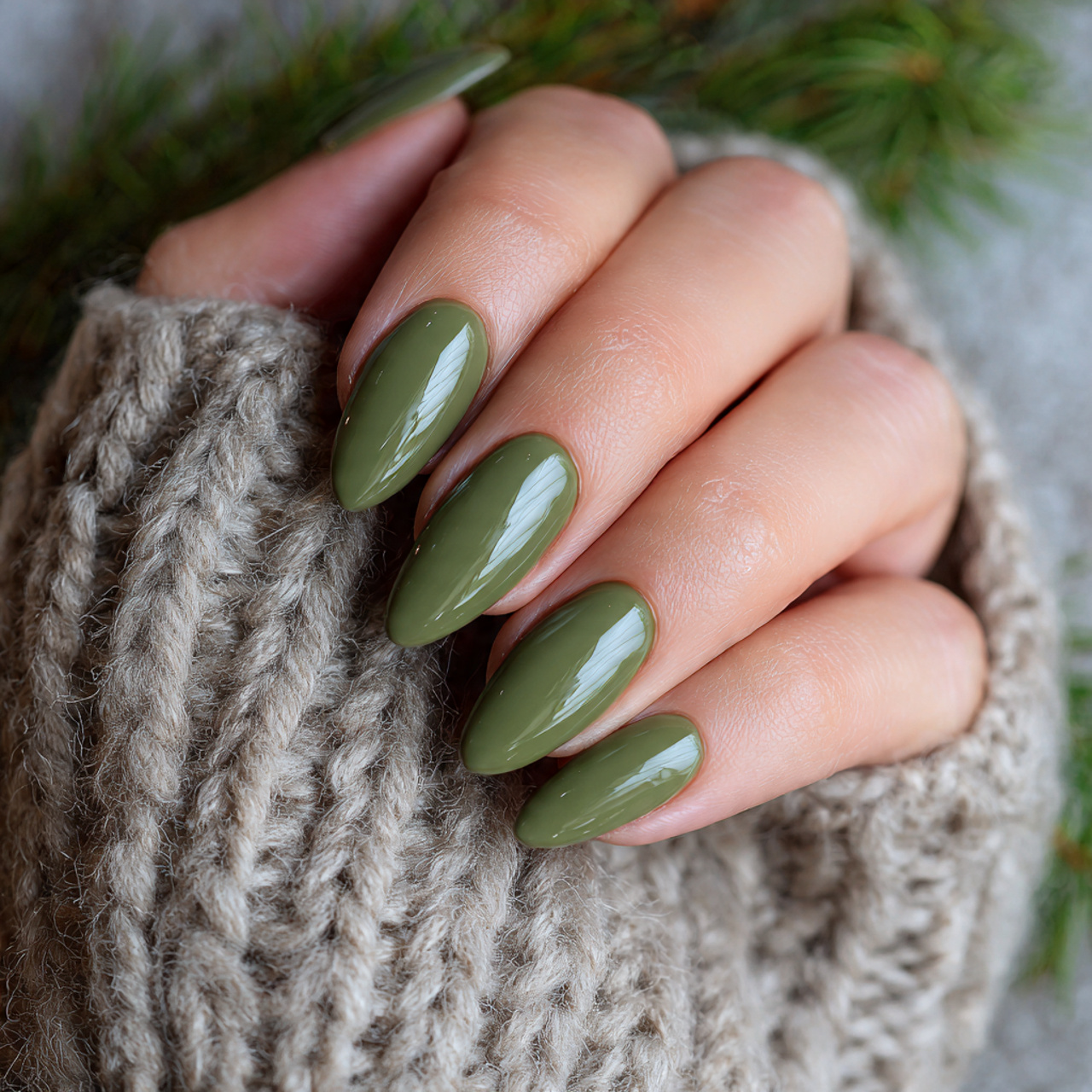 Elegant Christmas Nails for a Cozy Winter Look 7 Evergreen Comfort Tones